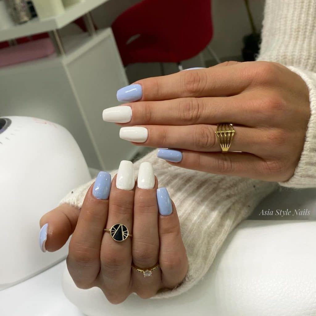 Résultat vernis semi permanent bleu et blanc